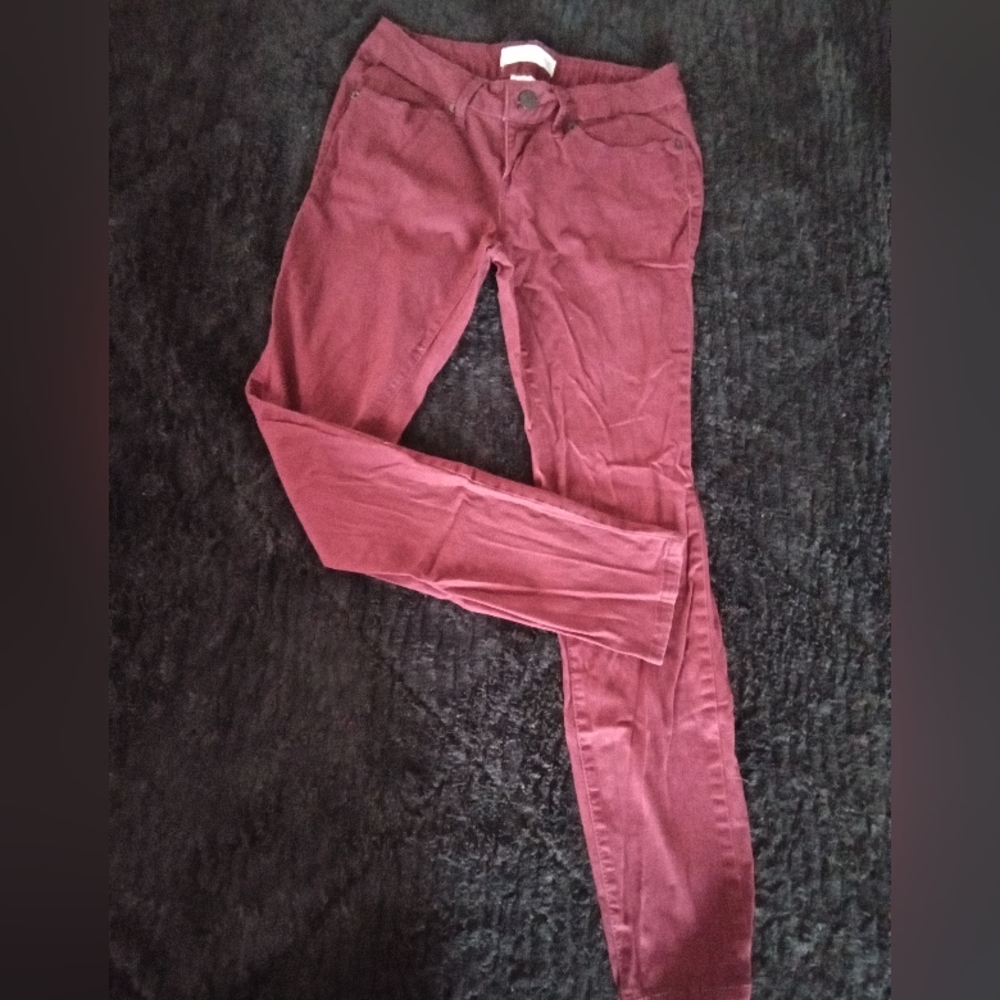 Maroon shinny jeans NOBO